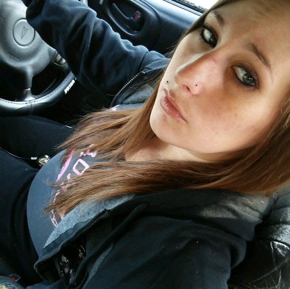 Meet your Posher, Kristen - Picture 1 of 1